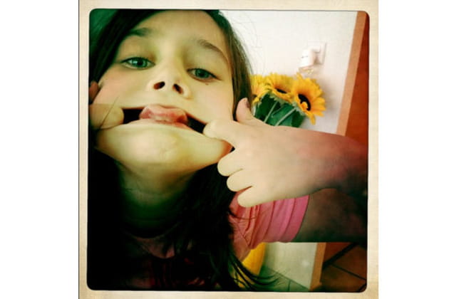 Angelica sait tirer la langue !