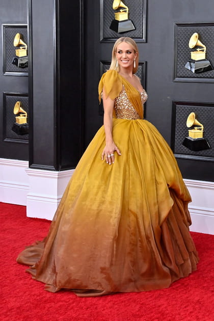 Carrie Underwood en robe Dolce & Gabbana