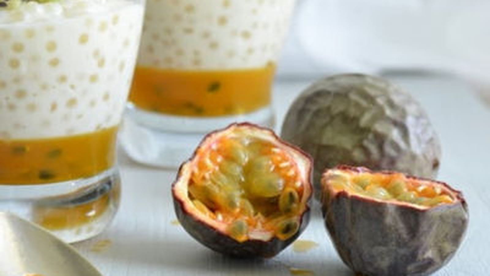 Verrines aux perles du Japon, gelée de fruits de la passion, kiwi