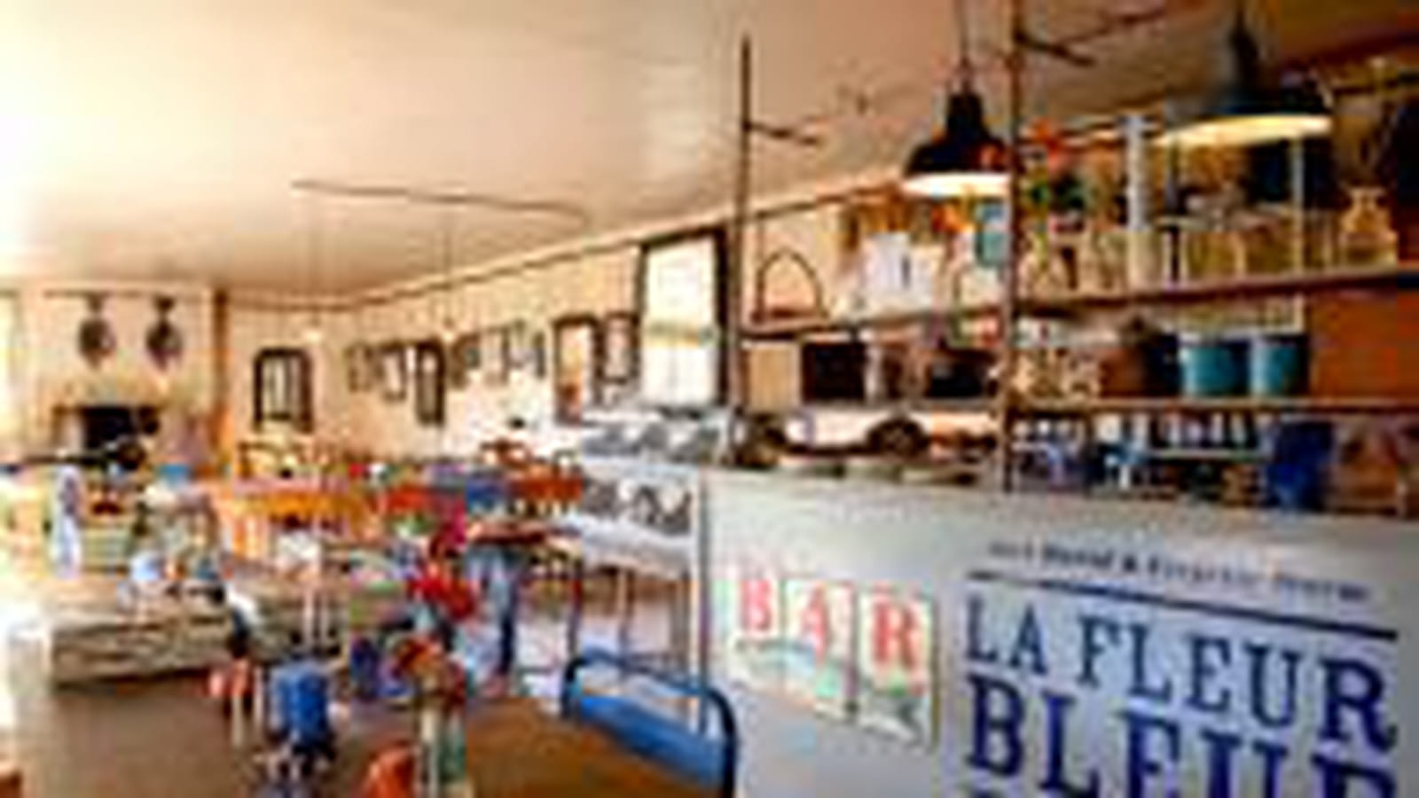 Détails bleus