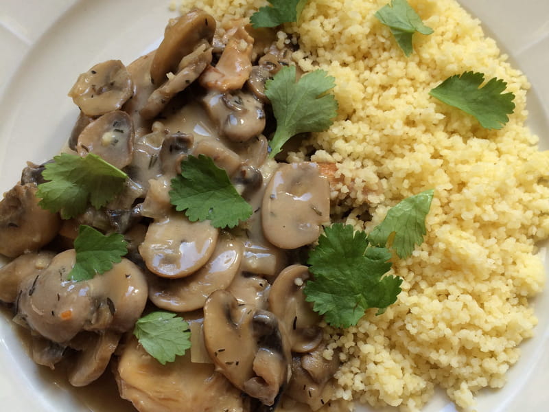 Recette de Poulet au vin blanc et champignons