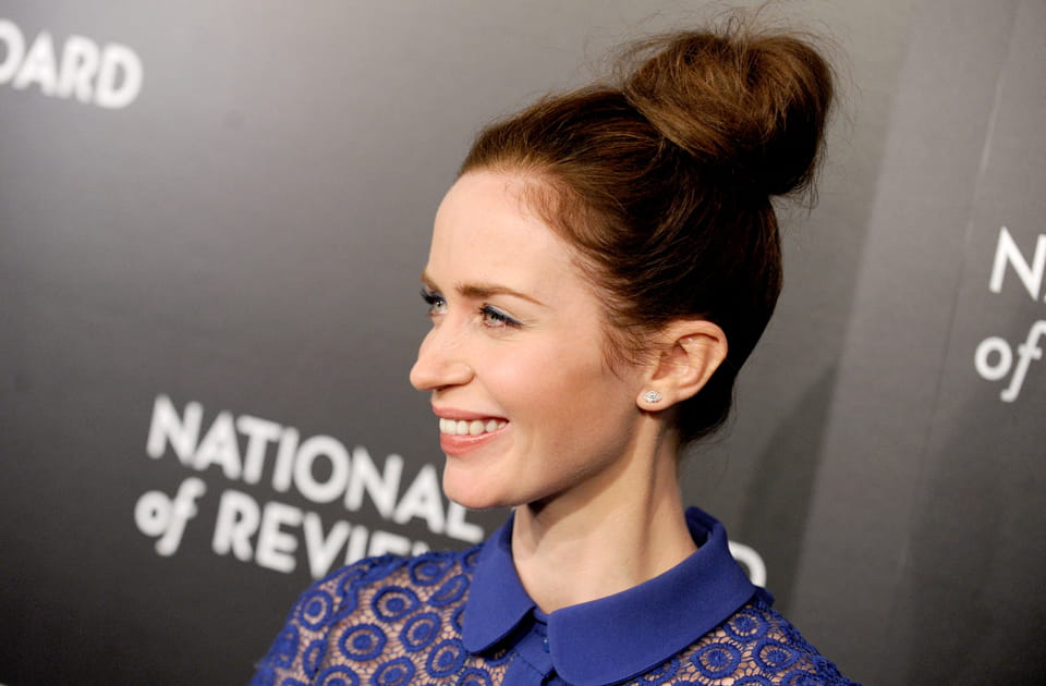 Le chignon haut d'Emily Blunt