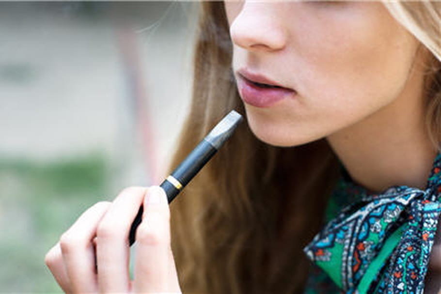 Cigarette électronique : "une alliée pour sortir du tabagisme, pas une porte d'entrée vers le tabac"