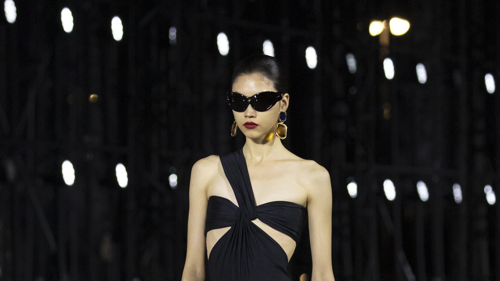 Look 32