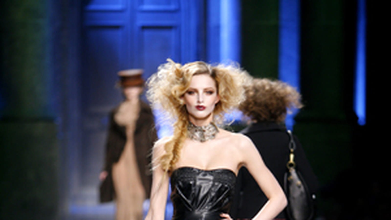 Robe en cuir noir
