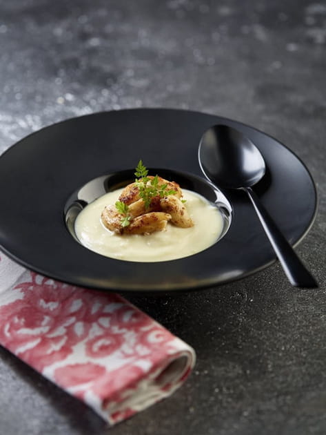 Blanquette de cuisses de grenouilles &agrave; la poudre d'orange et sabayon de pommes de terre