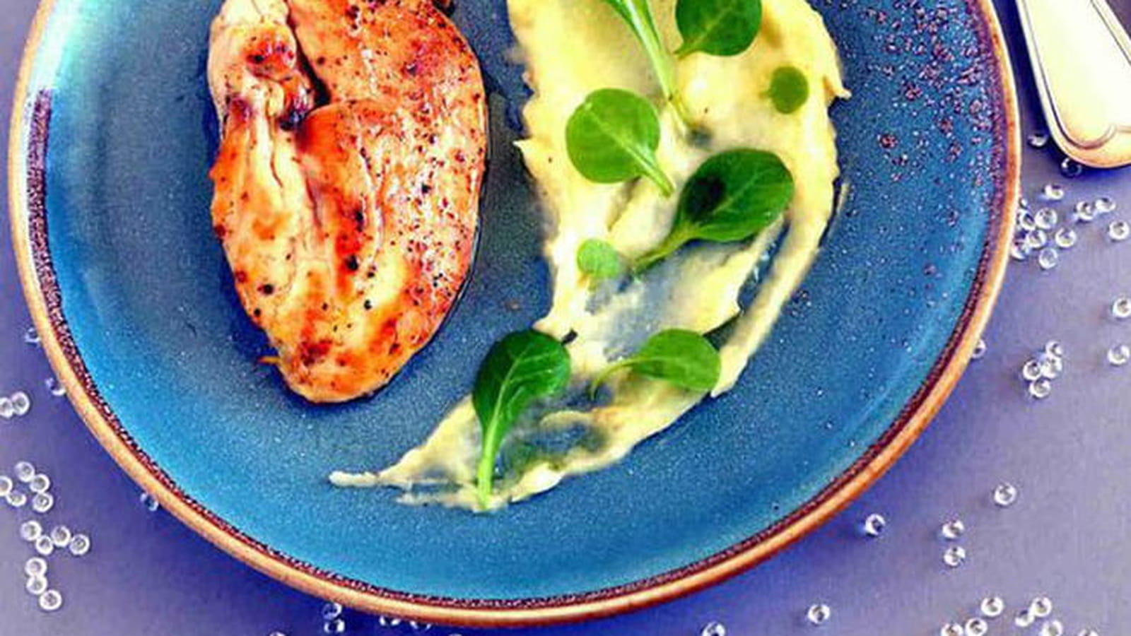 Blanc de poulet fermier et sa purée de panais à l'huile de truffe