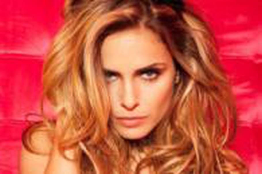 Salon du chocolat : Clara Morgane défile pour Pralus