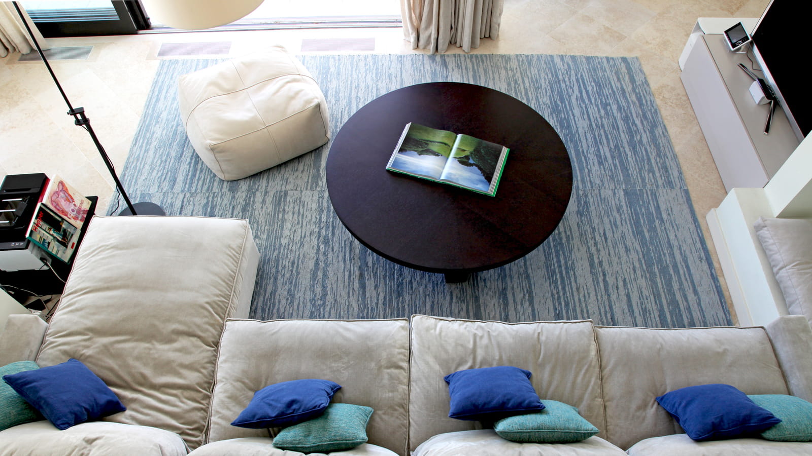 Salon bleu charron