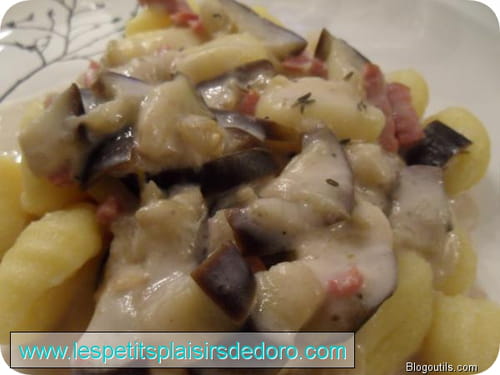 Gnocchis sauce aubergine chèvre bacon