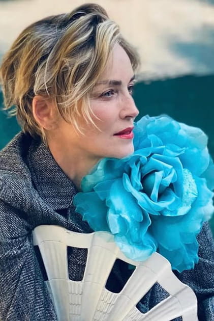 Sharon Stone a trouv&eacute; le rouge &agrave; l&egrave;vres parfait pour les blondes