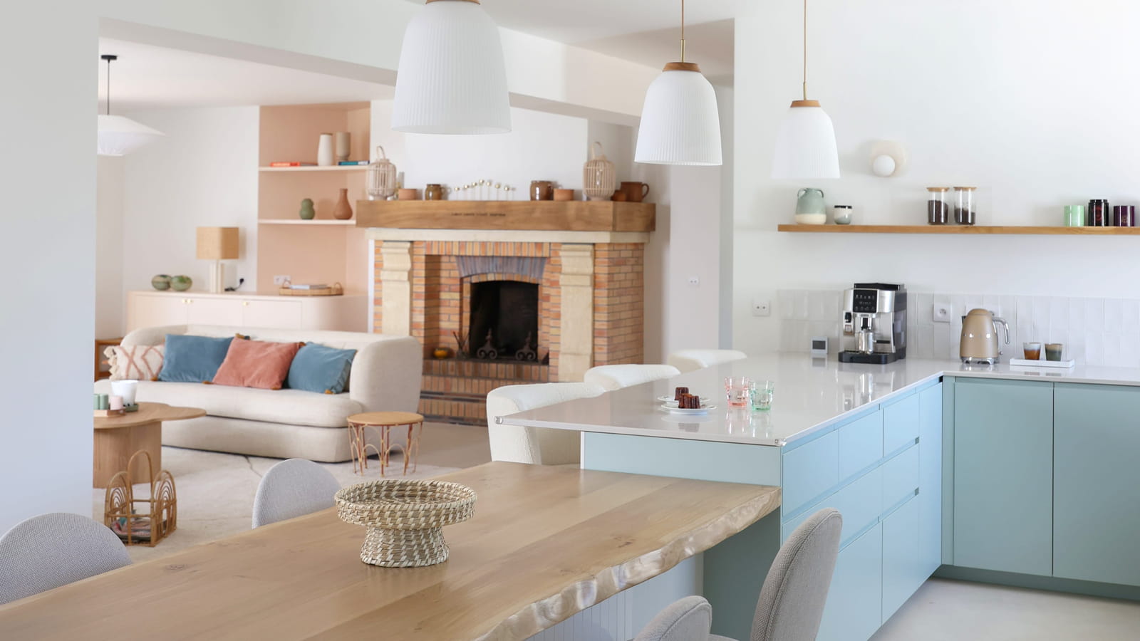 Salle à manger après