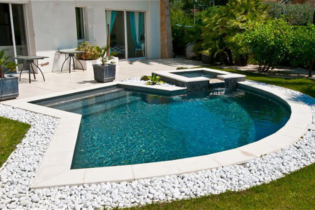 Piscine citadine inférieure à 30 m² de forme libre : Trophée Or