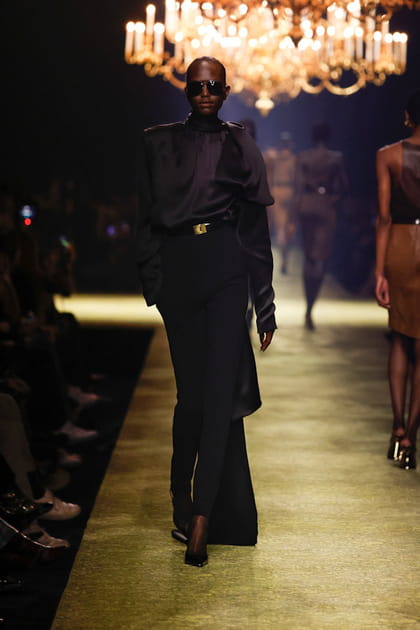 Look 40&nbsp;du d&eacute;fil&eacute; Saint Laurent