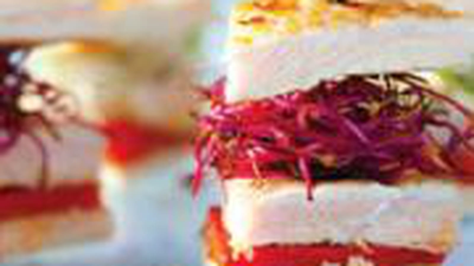 Minis club-sandwichs de dinde aux pousses de radis