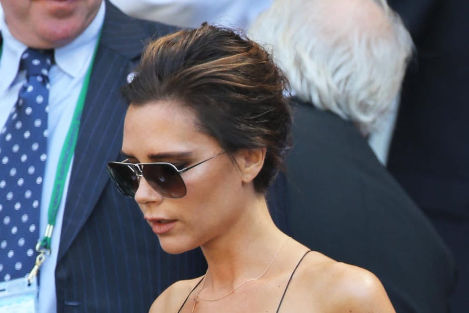 Victoria Beckham, d&eacute;contract&eacute;e avec ses m&egrave;ches acajou