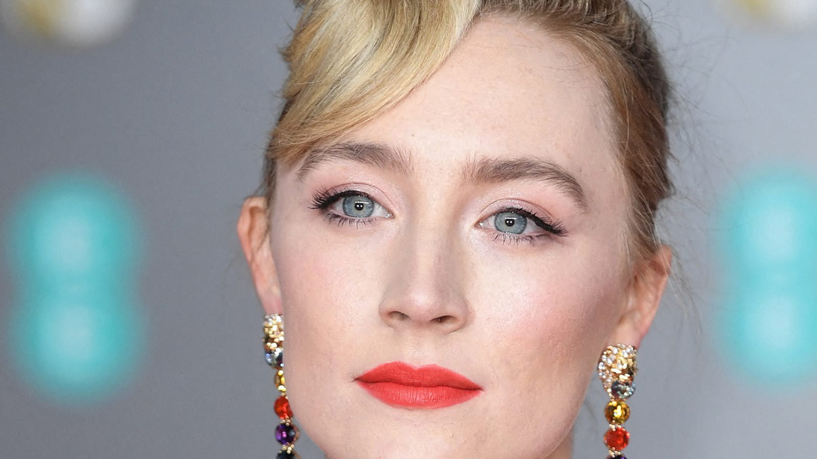 La bouche corail velours de Saoirse Ronan