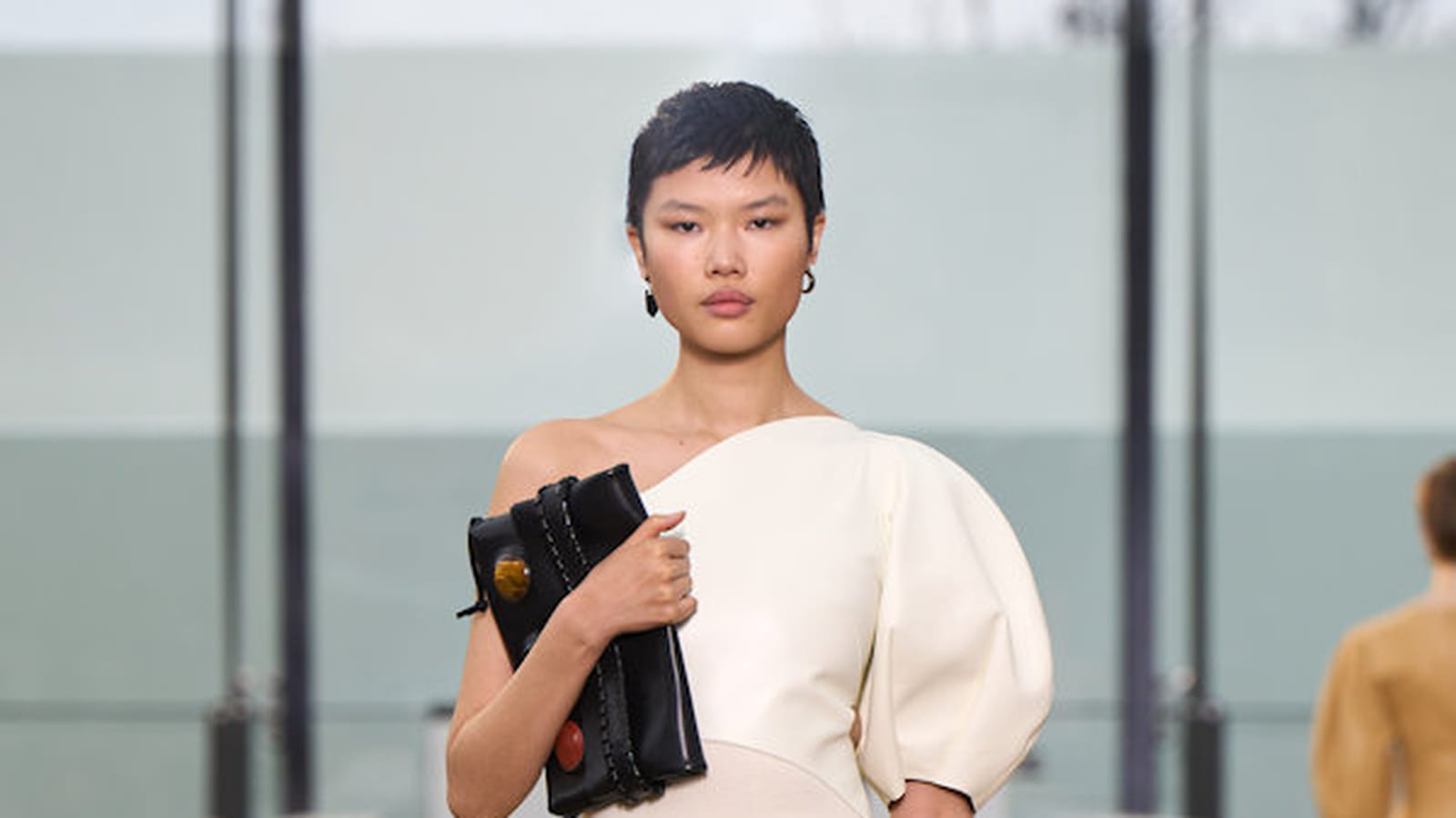 Look 27