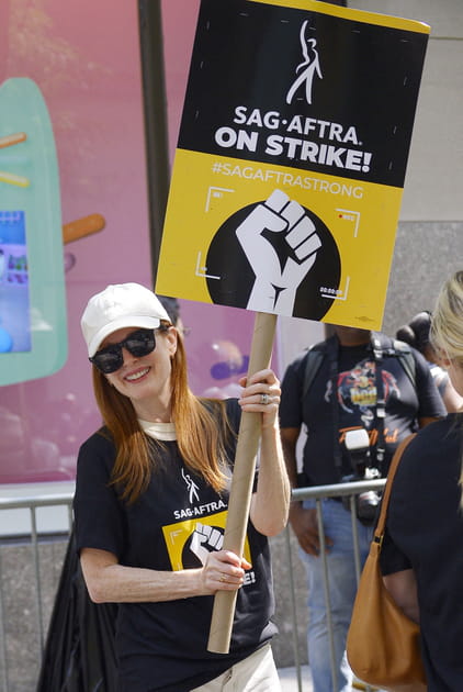 Julianne Moore est sur le piquet de gr&egrave;ve &agrave; New York