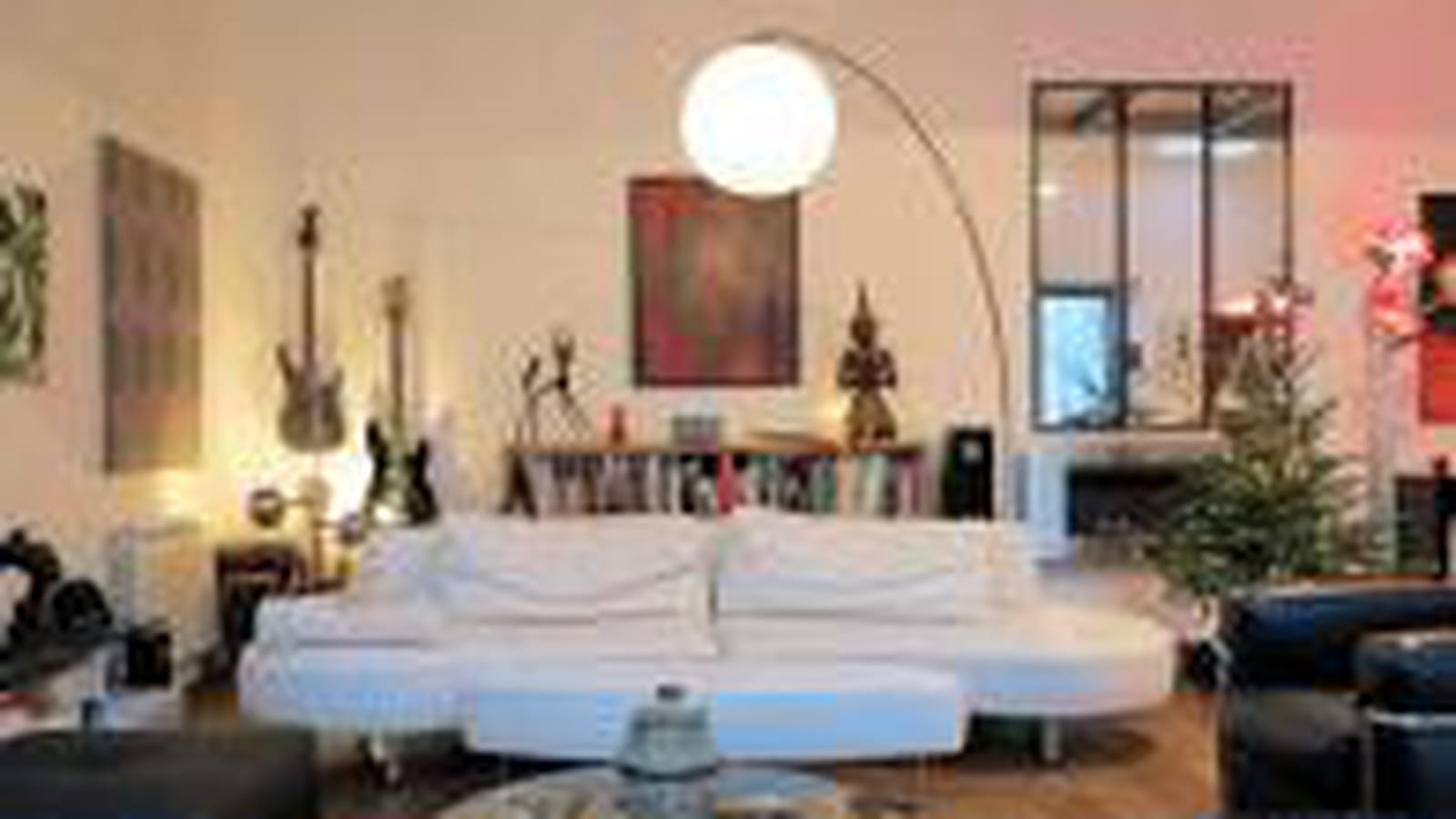 Salon ethnique et moderne