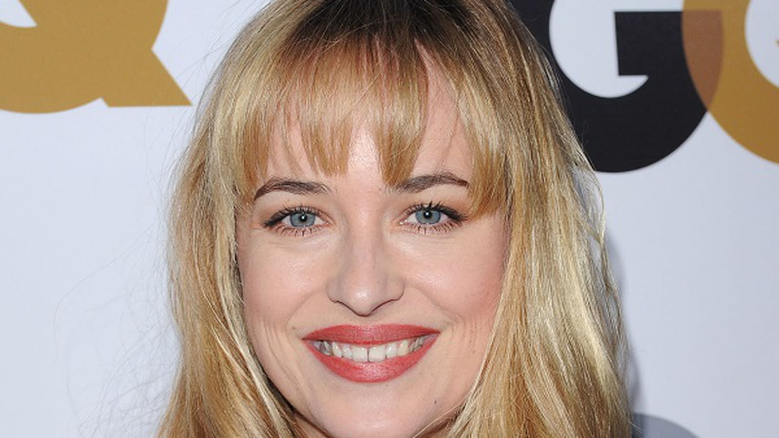 Dakota Johnson en blonde