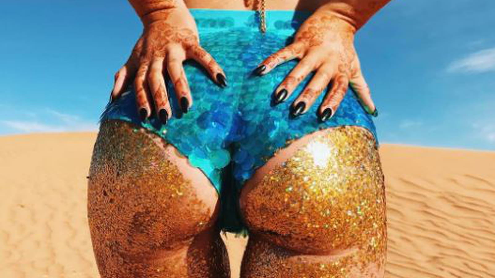 Les fesses pailletées 