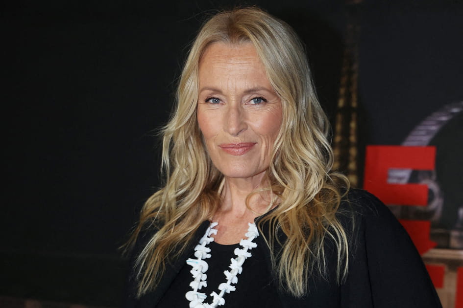 Estelle Lef&eacute;bure, glowy avec ses pommettes saillantes