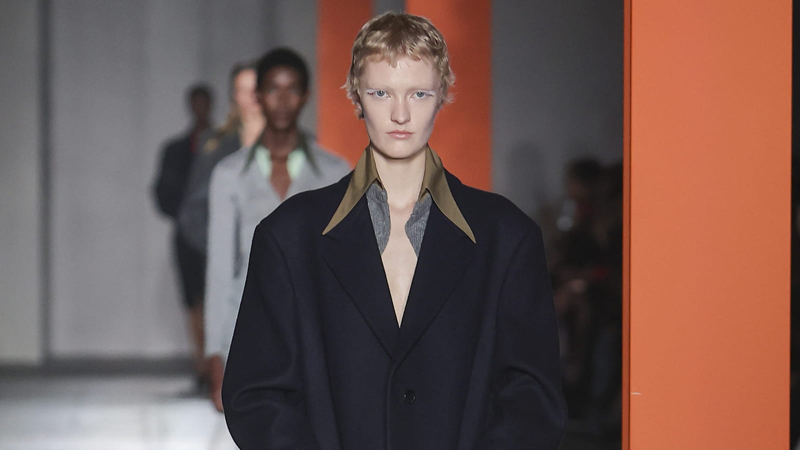 Look 18