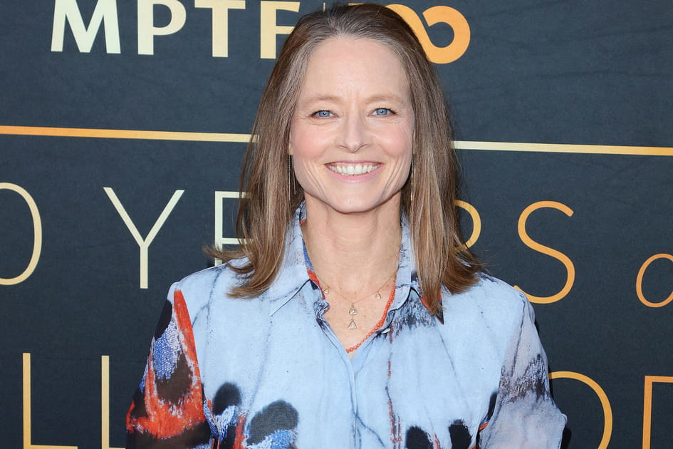 Le carr&eacute; long &agrave; cheveux blancs de Jodie Foster
