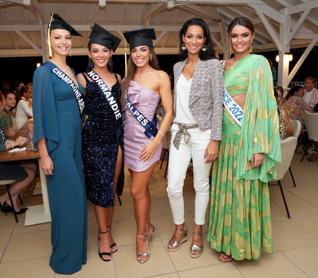 Miss Champagne-Ardenne, Miss et Miss Rh&ocirc;ne-Alpes, laur&eacute;ates du test de culture G, avec Cindy Fabre et Diane Leyre