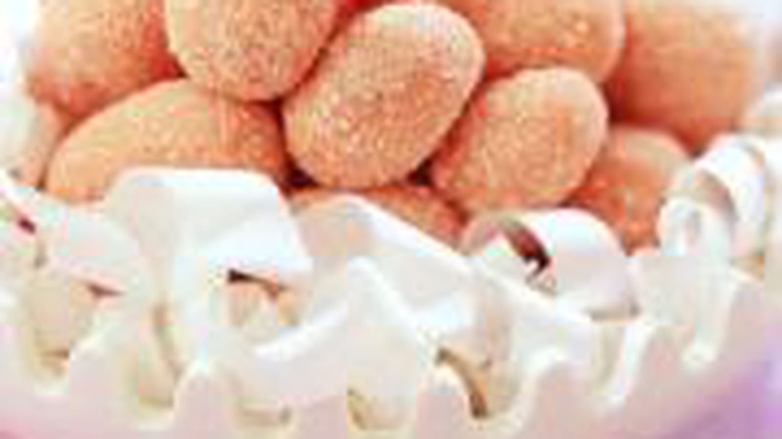 Oeufs de Pâques en biscuits roses