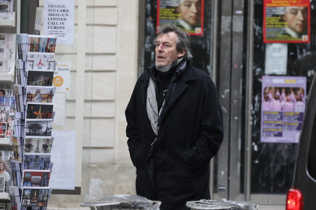 Jean-Luc Reichmann arrive aux obsèques de Catherine Laborde