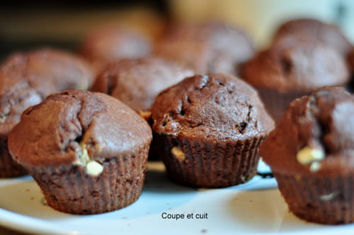 Muffins au cacao et aux pépites de chocolat blanc
