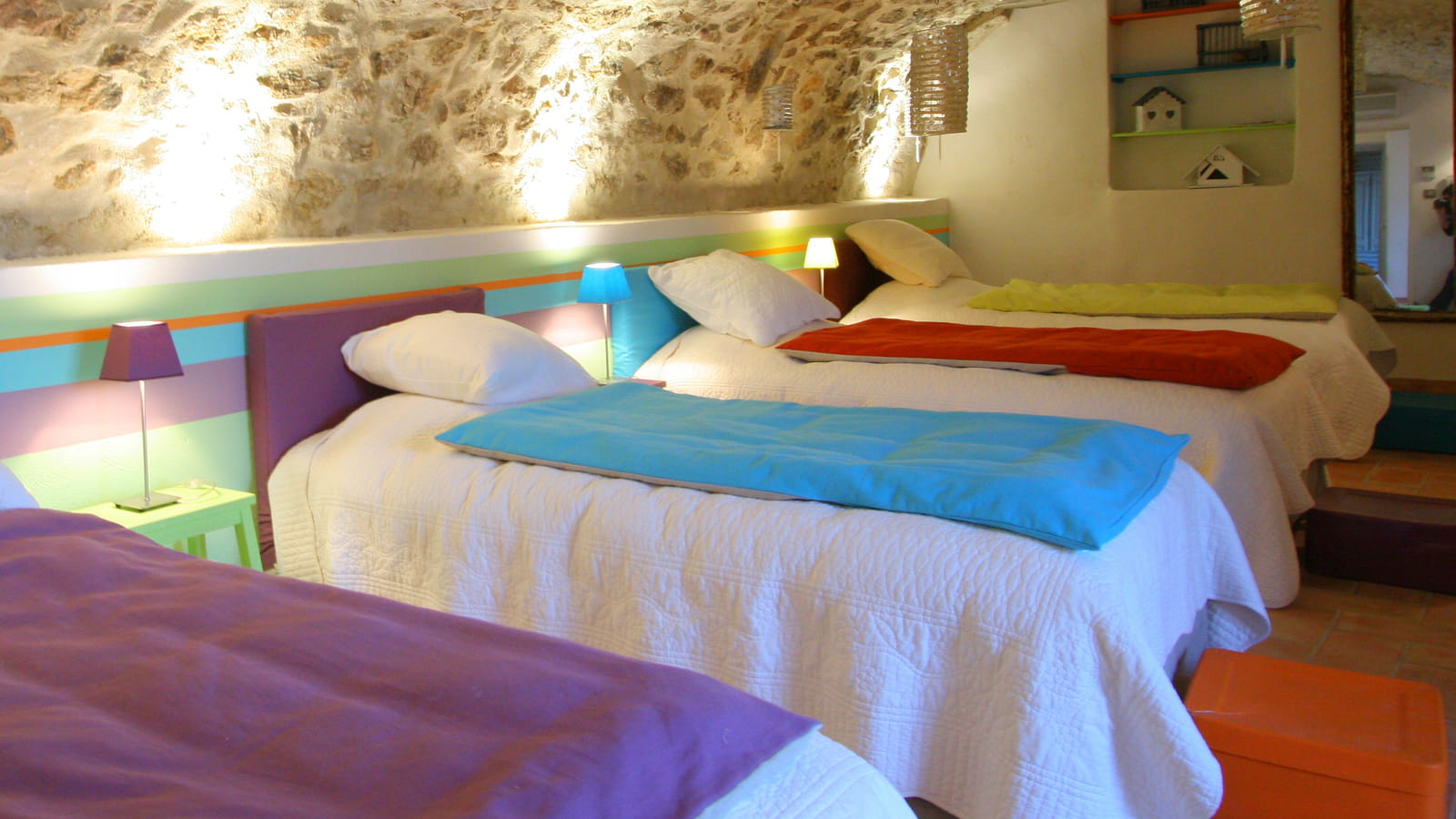 Chambre dortoir colorée