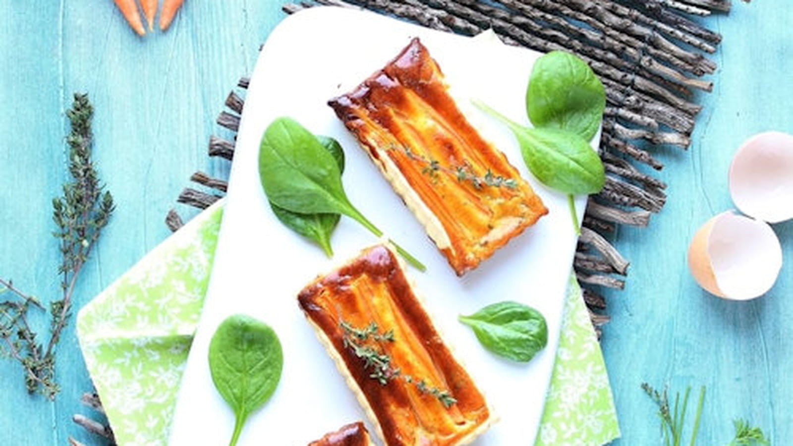 Petites quiches aux carottes, chèvre et miel