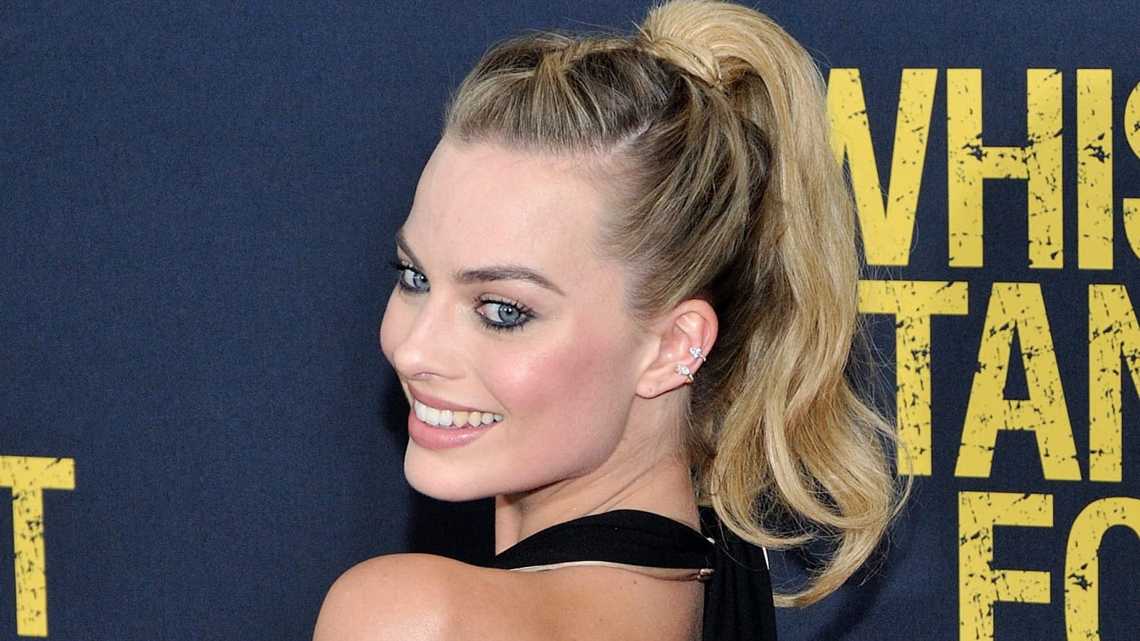 La queue de cheval haute et ondulée de Margot Robbie