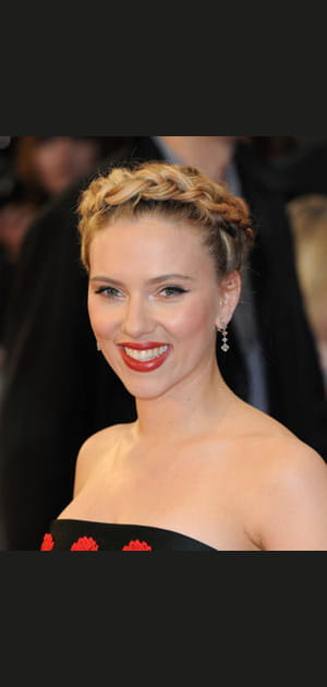 La tresse couronne de Scarlett Johansson