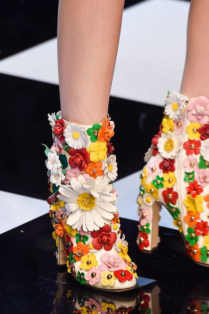Les bottines &agrave; fgleurs 3D du d&eacute;fil&eacute; Dolce & Gabbana