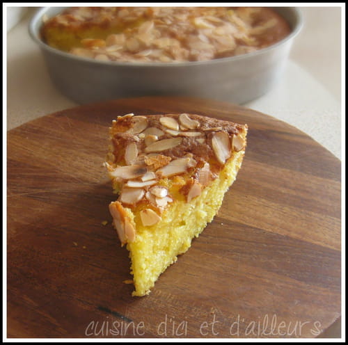Gâteau au yaourt aux pommes et amandes