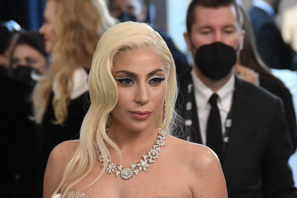 La coiffure et le maquillage 70's de Lady Gaga