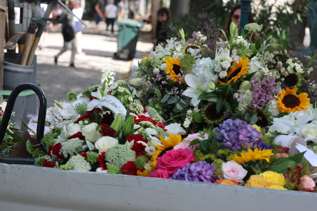 Obs&egrave;ques de Catherine Ringer&nbsp;: des fleurs pour lui dire adieu