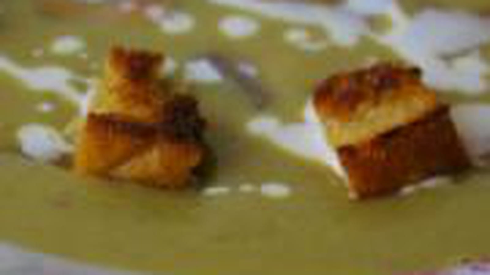 Crème de pois cassés aux harengs doux fumés 