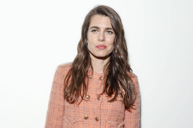 Charlotte Casiraghi en jean denim et veste en tweed Chanel