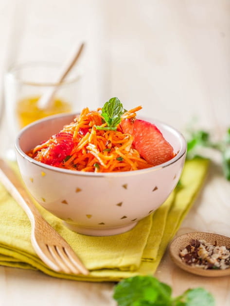 Salade de carottes r&acirc;p&eacute;es aux agrumes et noisettes