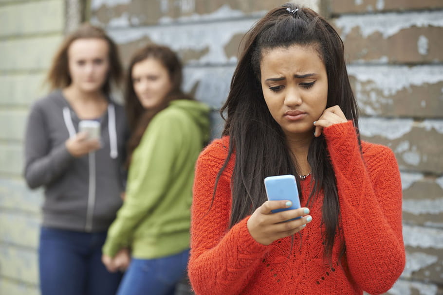 Cybersexisme : quand les violences à l'école se poursuivent sur la toile