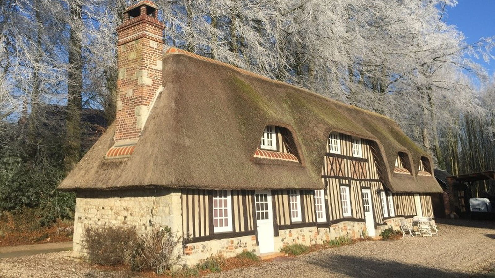 9. Authentique chaumière normande