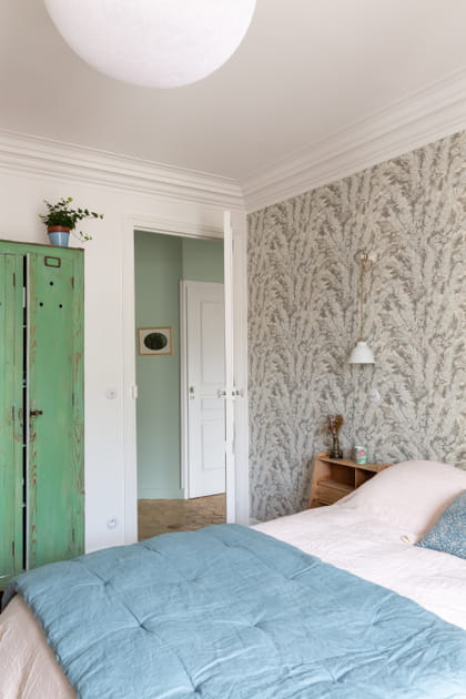 Apr&egrave;s&nbsp;: une chambre parentale aux touches de couleur