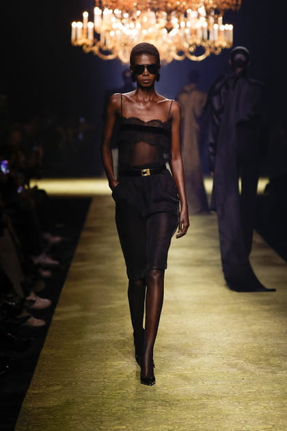 Look 41&nbsp;du d&eacute;fil&eacute; Saint Laurent