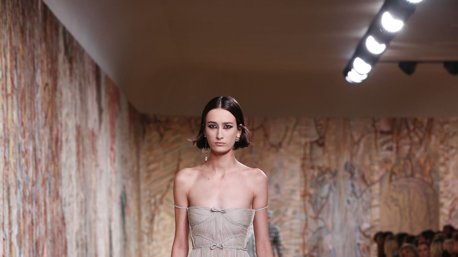 Look 17