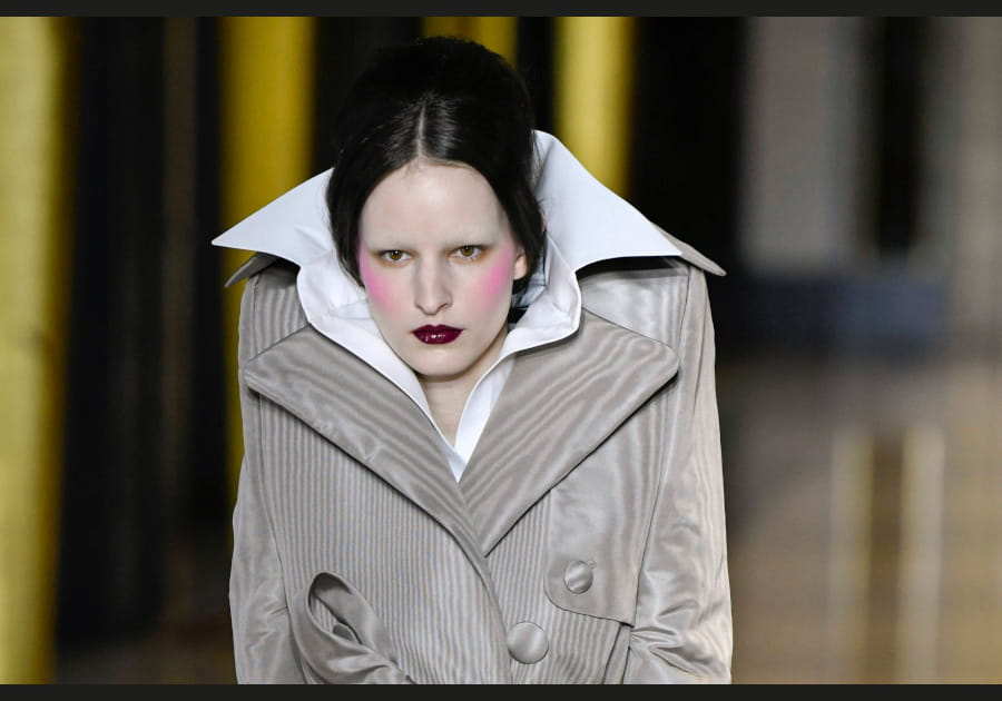 Les sourcils d&eacute;color&eacute;s de Viktor &amp; Rolf